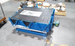 剪叉式升降平臺在家具制造業中的多功能應用